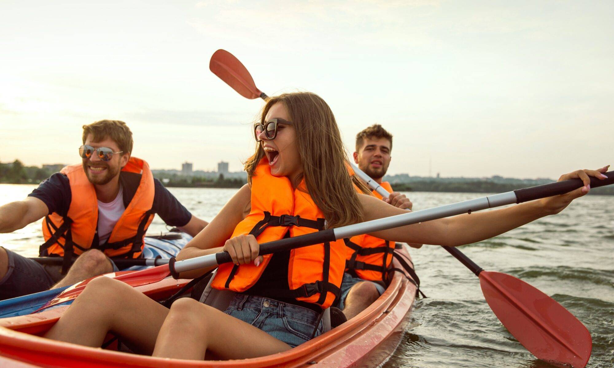 Sports nautiques en famille : paddle et canoë dans les gorges françaises